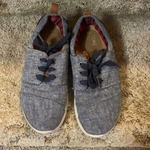 Toms sneakers. Work better with a narrow foot!